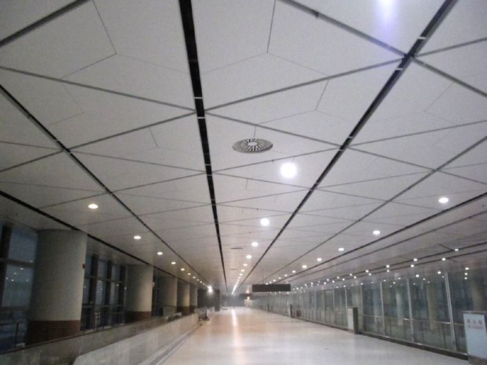咸阳国际机场金属吊顶